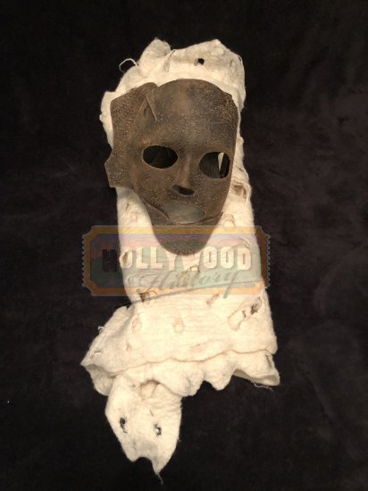 bony lizzie mask and shaw