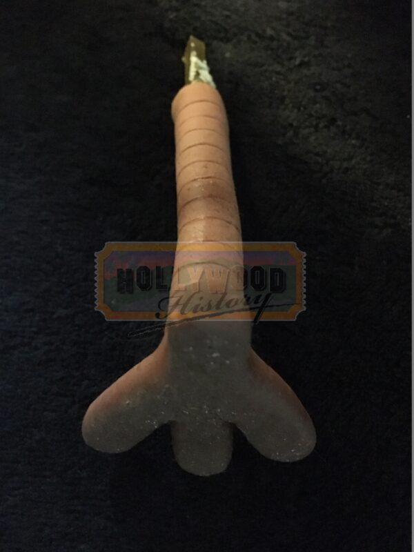 ChickenPuppetLeg1WM_03