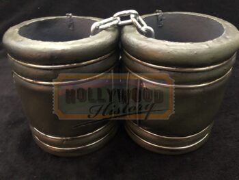 prisoner’s gauntlet handcuffs