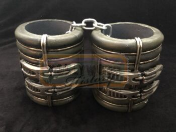 prisoner’s gauntlet handcuffs