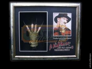 A Nightmare on Elm Street 5: The Dream Child<br><br>Freddy Krueger's "Hero #2" Glove