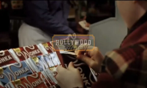 Charlie and the Chocolate Factory Wonka Bars and Golden Ticket 1_04