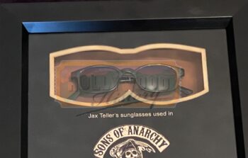 jax teller’s (charlie hunnam) glasses