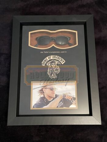 jax teller’s (charlie hunnam) glasses
