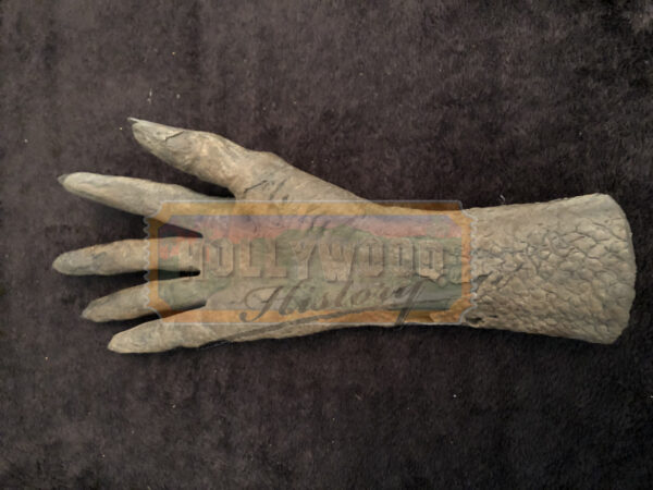 Puppeteered Creeper Hand